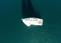 barcha a vela nadir vista verticalee barca barca a vela yacht a vela